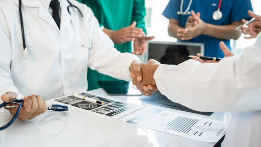 Emergency Physician Jobs: Why Working with a Staffing Agency May Be Your Best Move